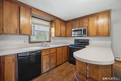 37 Plainfield Street, Enfield, CT 06082 - Photo 12