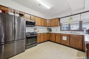 23 N 3rd St, Meriden, CT 06451 - Photo 6