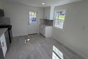 39 Hemlock Rd, Branford, CT 06405 - Photo 4