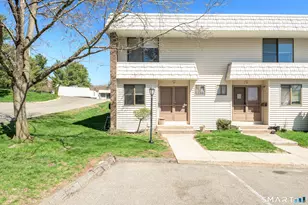 34 Hemlock Ct, Cromwell, CT 06416 - Photo 1