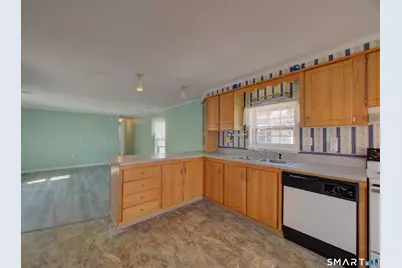 25 Pine Street, East Windsor, CT 06088 - Photo 6