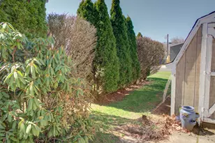 25 Pine St, East Windsor, CT 06088 - Photo 2