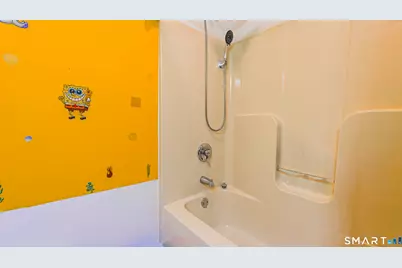 45 Daytona Street, West Haven, CT 06516 - Photo 10