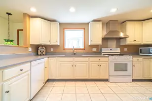 16 Featherbed Ln, Branford, CT 06405 - Photo 6