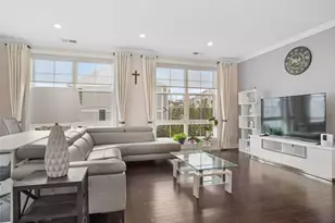 185 Brentwood Cir, Danbury, CT 06810 - Photo 10