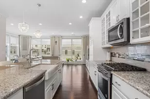 185 Brentwood Cir, Danbury, CT 06810 - Photo 8