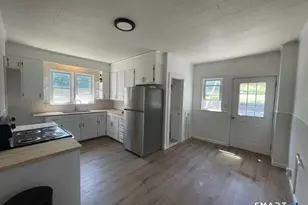 142 Liberty St, Southington, CT 06489 - Photo 4