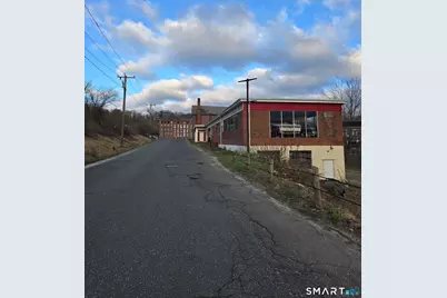 45 Willow Street, Winchester, CT 06098 - Photo 2