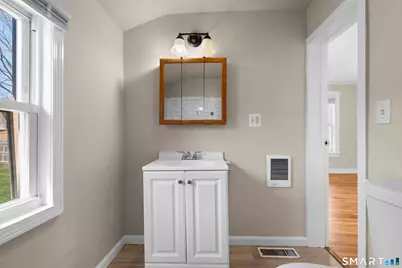 135 Atkins Street, Meriden, CT 06450 - Photo 8