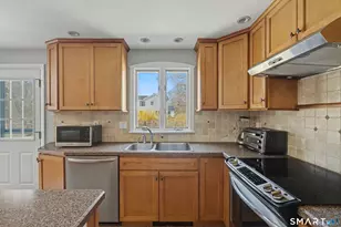 9 Sparrow Bush Ln, Guilford, CT 06437 - Photo 28
