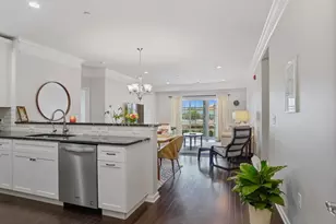 302 Center Meadow Ln, Danbury, CT 06810 - Photo 2