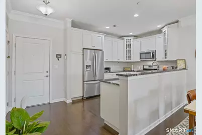 302 Center Meadow Lane #302, Danbury, CT 06810 - Photo 4