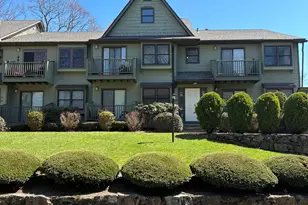 462 Glendale Ave, Bridgeport, CT 06606 - Photo 1