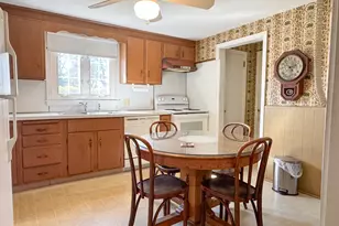 298 Murray St, Meriden, CT 06450 - Photo 16