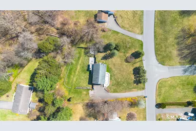 12 Dorset Drive, New Milford, CT 06776 - Photo 2