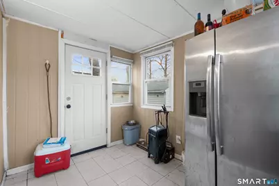 948 Wayne Street, Bridgeport, CT 06606 - Photo 38