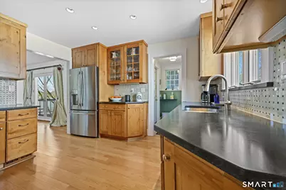 49 Buena Vista Street, Stamford, CT 06907 - Photo 8