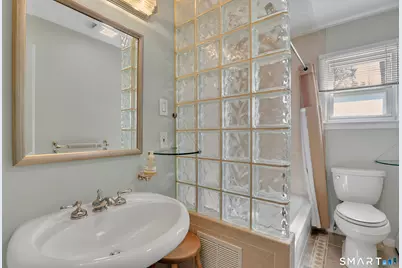 20 Hill Farm Road, Bloomfield, CT 06002 - Photo 10