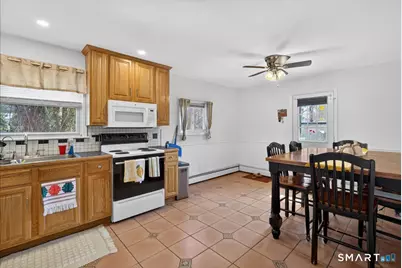 429 Thompson Avenue, East Haven, CT 06512 - Photo 8