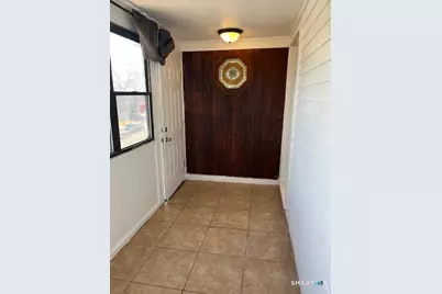 217 Hillcrest Road, Bridgeport, CT 06606 - Photo 4