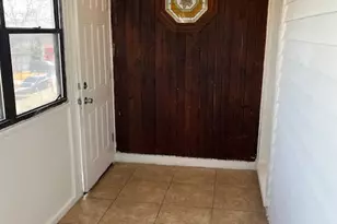 217 Hillcrest Rd, Bridgeport, CT 06606 - Photo 4