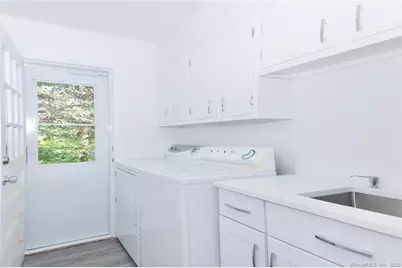 177 Brett Road, Fairfield, CT 06824 - Photo 10