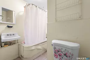 32 Greenwood St, Naugatuck, CT 06770 - Photo 36