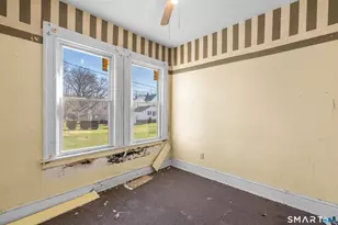 32 Greenwood St, Naugatuck, CT 06770 - Photo 18