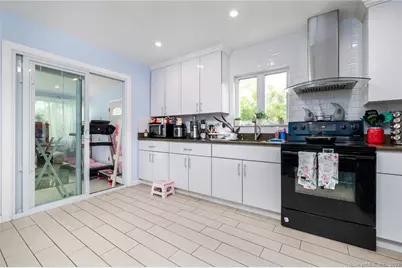 21 Hirsch Road, Stamford, CT 06905 - Photo 8