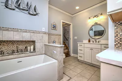 32 Wall Street, Milford, CT 06460 - Photo 14