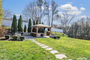 155 Blueberry Ln, Stratford, CT 06614 - Photo 4