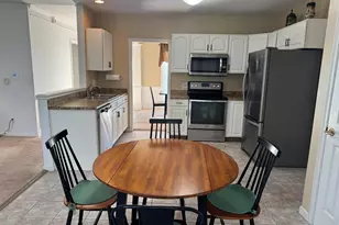 21 Beechwood Dr, Waterford, CT 06385 - Photo 6