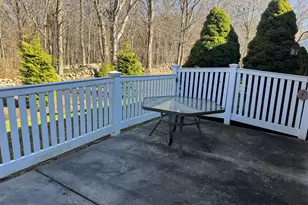 21 Beechwood Dr, Waterford, CT 06385 - Photo 2