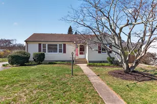 6 Cedar St, Waterford, CT 06385 - Photo 2