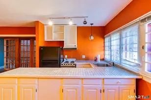 10 Columbia St, Hartford, CT 06106 - Photo 36