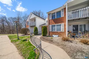 7 Concorde Way, Windsor Locks, CT 06096 - Photo 2