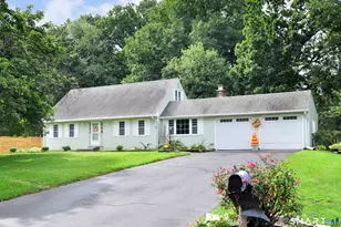 18 Margaret Dr, East Windsor, CT 06016 - Photo 2