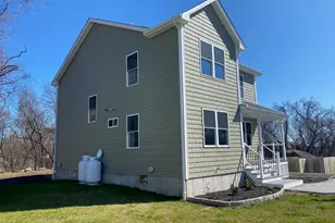 277 Alba Ave, Bridgeport, CT 06606 - Photo 4