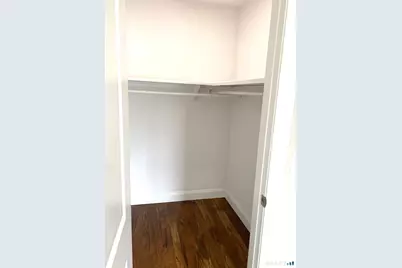 277 Alba Avenue, Bridgeport, CT 06606 - Photo 24