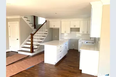 277 Alba Avenue, Bridgeport, CT 06606 - Photo 12