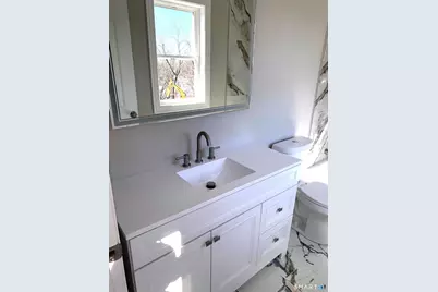 277 Alba Avenue, Bridgeport, CT 06606 - Photo 32