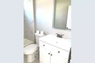 277 Alba Avenue, Bridgeport, CT 06606 - Photo 18