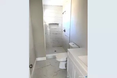 277 Alba Avenue, Bridgeport, CT 06606 - Photo 22