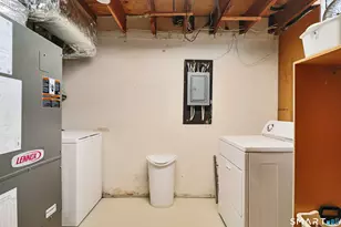 98 Webster Ct, Newington, CT 06111 - Photo 16