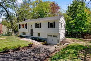 6 Eric Ct, Norwalk, CT 06851 - Photo 2