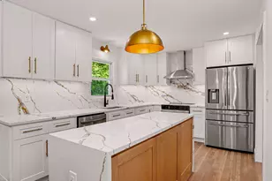 6 Eric Ct, Norwalk, CT 06851 - Photo 16