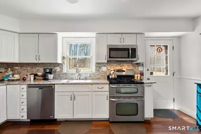 290 Tanglewood Circle, Milford, CT 06461 - Photo 4