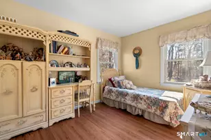 290 Tanglewood Cir, Milford, CT 06461 - Photo 18