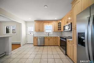 25 Greenview Dr, Waterbury, CT 06708 - Photo 12