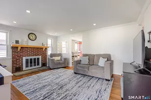 7 Ivy Ln, Danbury, CT 06811 - Photo 10